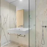 Timeout Market 2 Bedrooms דירה