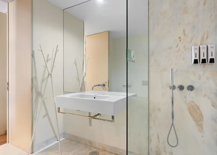 Timeout Market 2 Bedrooms Apartment