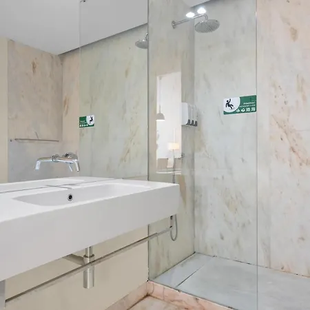 Timeout Market 2 Bedrooms Apartament